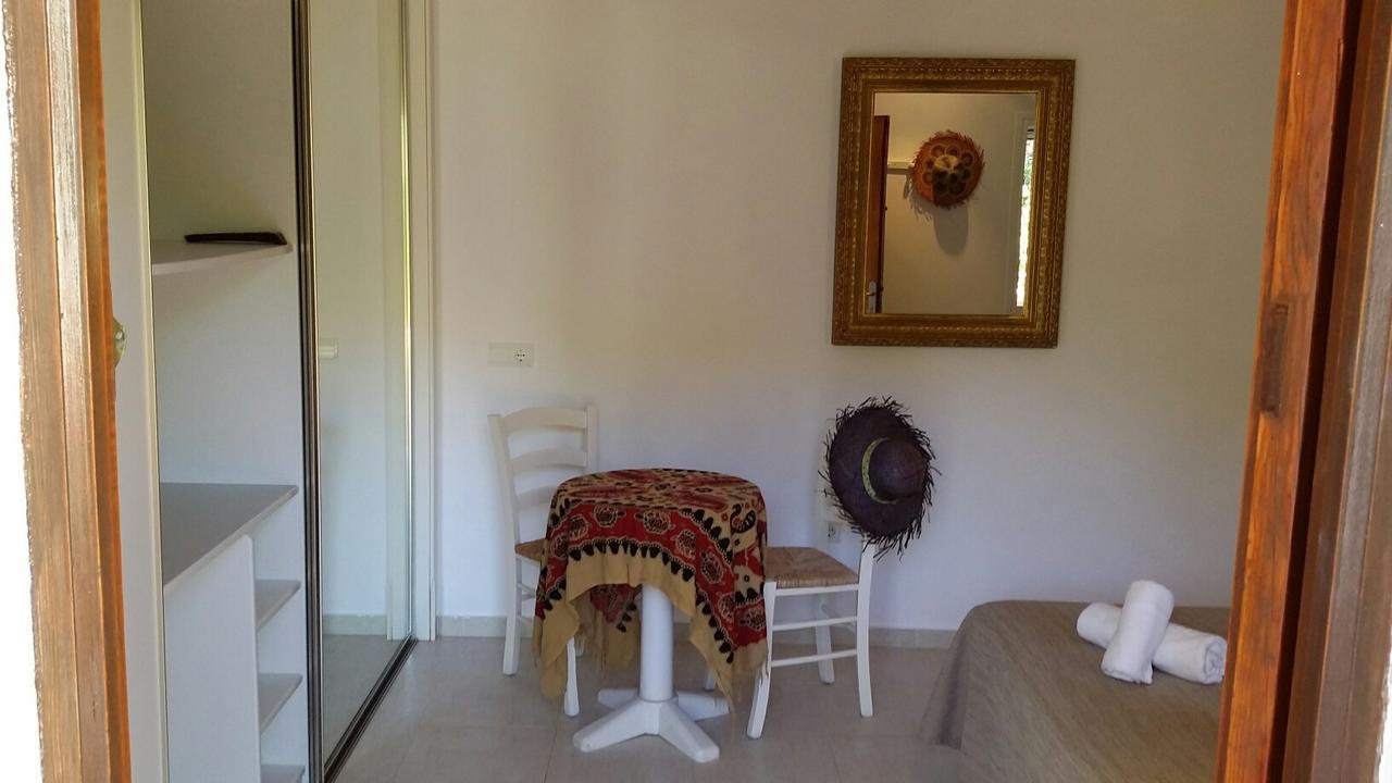 Apartamentos Colomar サンタ・エウラリア・デス・リウ エクステリア 写真